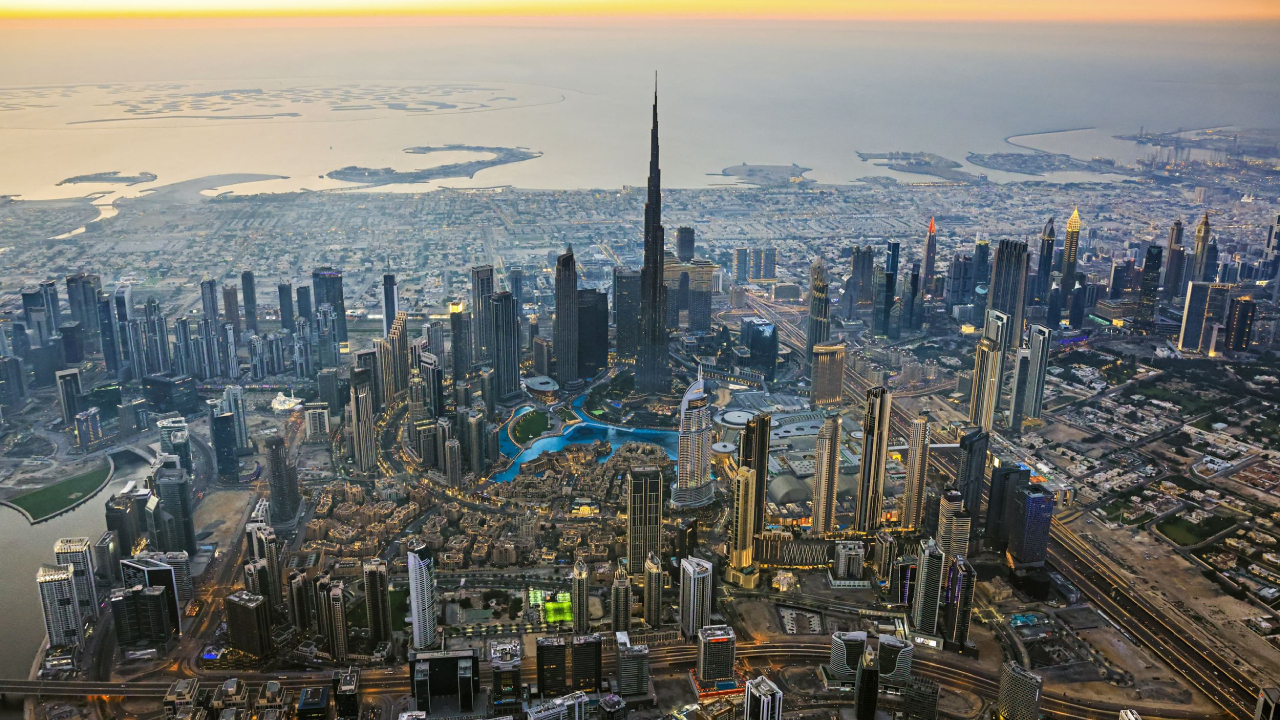 Dubai-Real-Estate-Market-2025-olives-homes